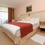 Apollo - , Indoor & Outdoor Pools & Individual Ac In Every Hotel Nisipurile de Aur