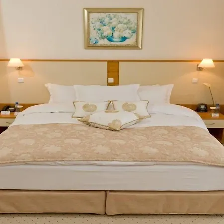Apollo - Ultra , Pools & Free Beach, Individual Ac In Every Hotel Golden Sands