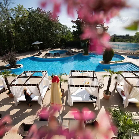Apollo - Ultra , Pools & Free Beach, Individual Ac In Every 4*