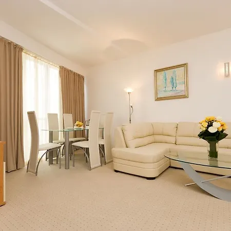 Apollo - Ultra , Pools & Free Beach, Individual Ac In Every