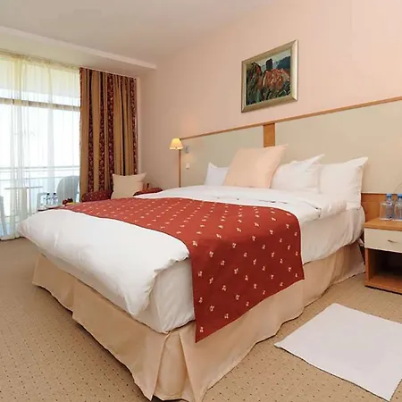 Apollo - Ultra , Pools & Free Beach, Individual Ac In Every