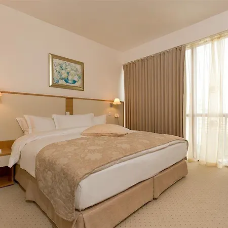 Apollo - Premium , Pools & Free Beach, Individual Ac In Every Hotel