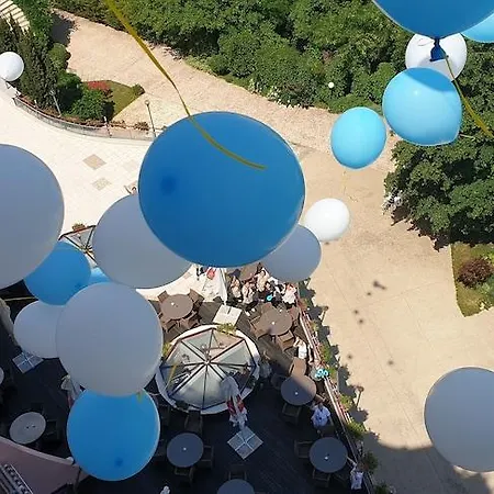 Apollo - Premium , Pools & Free Beach, Individual Ac In Every Хотел