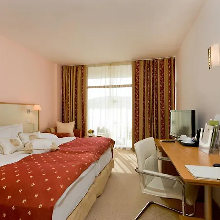 Apollo - , Indoor & Outdoor Pools & Individual Ac In Every Szálloda Aranyhomok