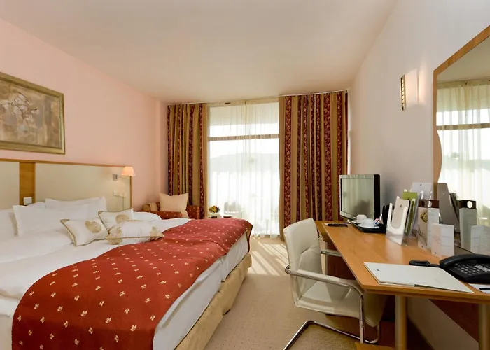 Apollo - , Indoor & Outdoor Pools & Individual Ac In Every Hotel Golden Sands